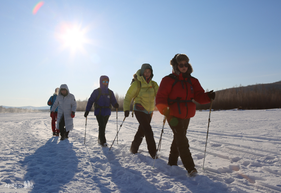 ������ �޻� �Ʒ� ������ ������ �̰� ���� �Ȱ��ִ� ��)�����븣���ŷ��ȸ ȸ���� ����.