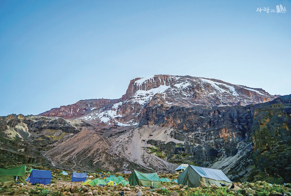 ������ ���� ���� �߰� ķ����. ���� ������ ��� �ڿ��� �����ϴ� ������ �����ϴ� �Ƹ��ٿ� �����̴�.